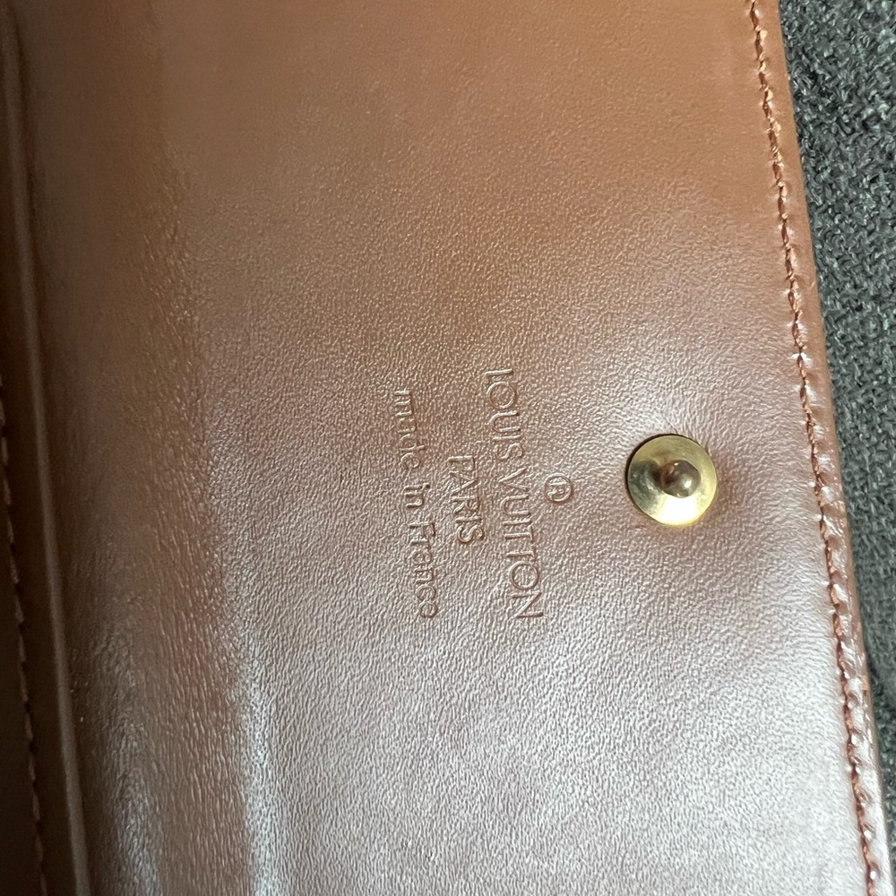 Louis Vuitton Bronze Brown Vernis Elise wallet. - Picture 7 of 12